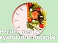 Plato con ensalada y salmón, simulando un reloj. Texto: "Perder peso y ayuno intermitente".