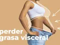 Mujer con jeans holgados, mostrando su abdomen plano. Ilustración de contorno y flechas indican la reducción de tipos de grasa abdominal.