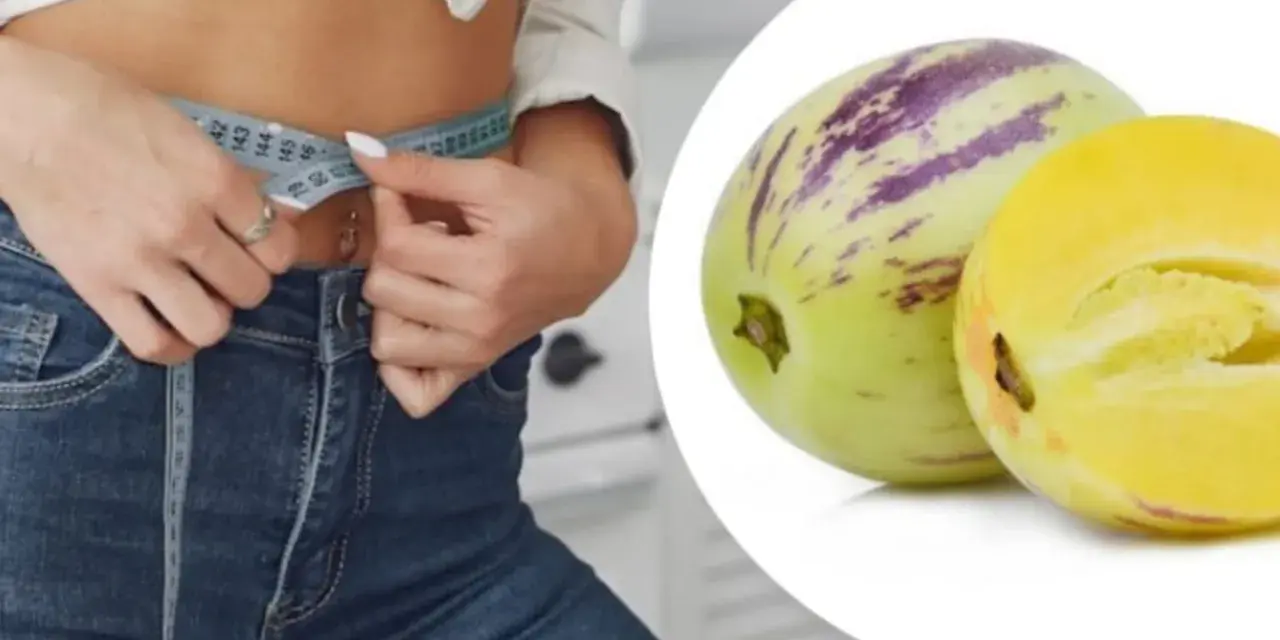 Mujer midiendo su cintura, junto a un pepino dulce y su corte. ¿Será que el pepino engorda?