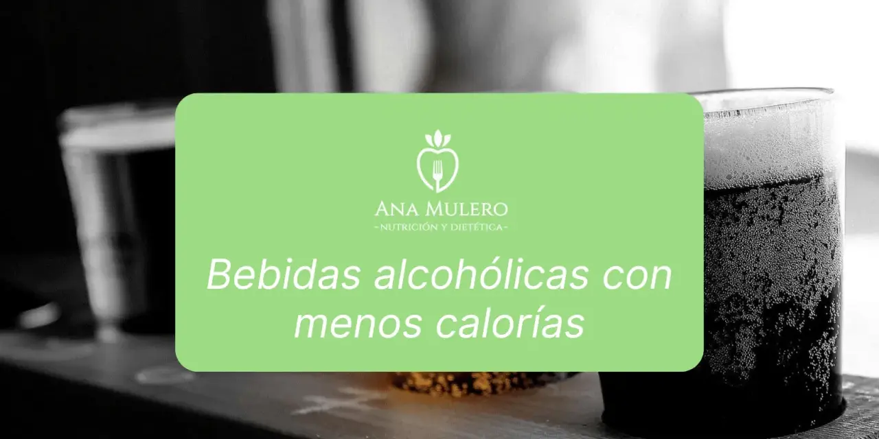 Vasos de cerveza con espuma y el texto "Bebidas alcohólicas con menos calorías".