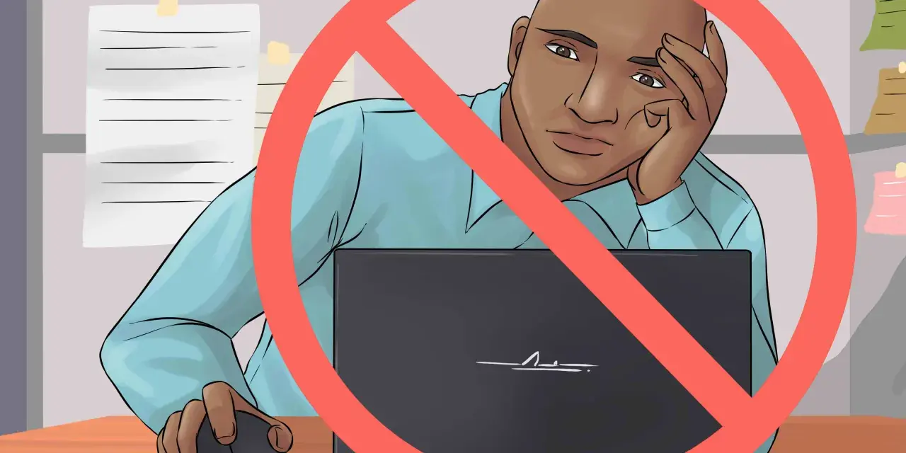 Hombre aburrido frente a la laptop, con un círculo rojo de prohibición. Evita la descarga de cafeína para mantener la concentración.