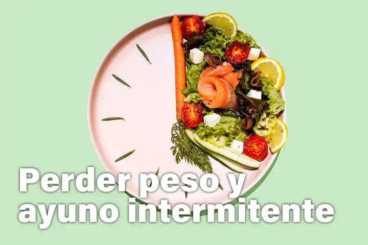 Plato con ensalada y salmón, simulando un reloj. Texto: "Perder peso y ayuno intermitente".