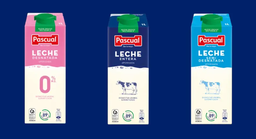 Tres envases de leche Pascual: desnatada (0% M.G.), entera y semidesnatada. ¡La leche desnatada engorda menos!